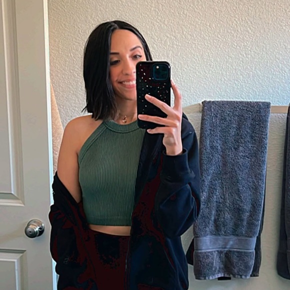 Meet your Posher, Meagan - Picture 3 of 3